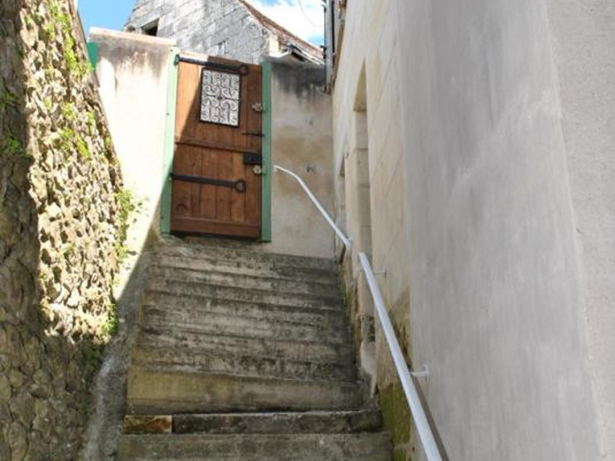 Location Unique En Ville, 3 Niveaux Avec Cave Voutee Et Troglodytique, Charme Et Authenticite En Touraine - Fr-1-381-162 Loches Eksteriør billede